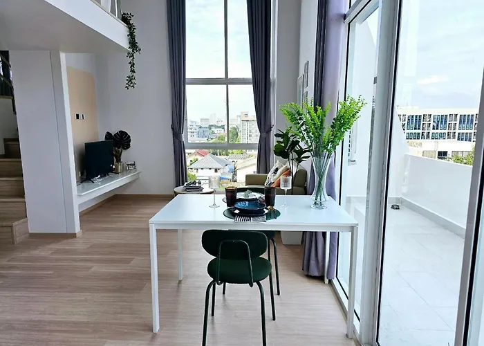 Midtown Duplex Ratchayothin Apartment *