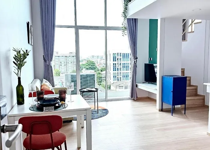 Midtown Duplex Ratchayothin Apartment *