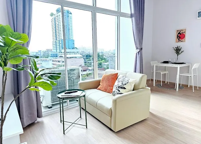 Midtown Duplex Ratchayothin Apartment Bangkok